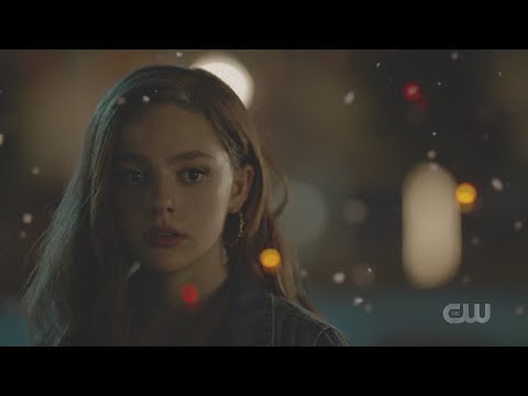 Legacies | Hope and Alaric fight monster, Landon and Hope meet| 2x02