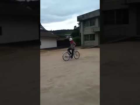 自転車で演技披露ｗｗｗ