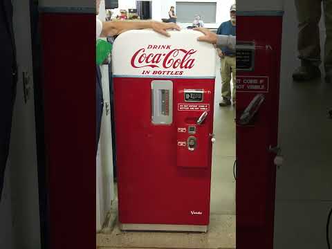 Restored Coca Cola Vending Machine Up For Auction       #vintage  #publicauction  #auction