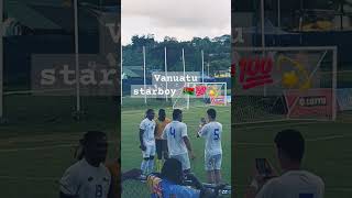 Samoan players requesting a photo with Vanuatu Captain Brian Kaltak #ofcfootball #2026wcq