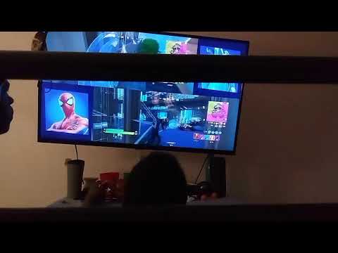 playing Fortnite with tcnkingz