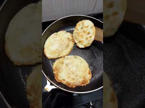 sooji ka paratha #ravaparatha #foodie #breakfast #food #soojikeparathe #viral #shorts #paratharecipe