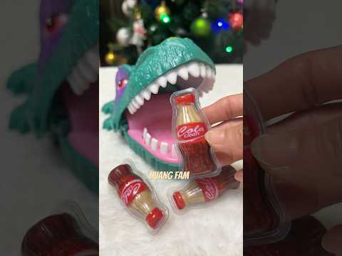 DINOSAUR 🦖 DENTIST EATING COLA CANDY #short