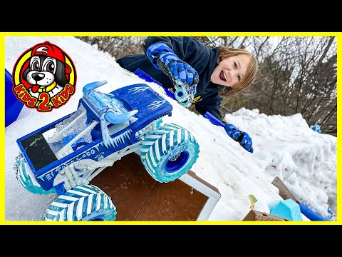 Monster Trucks in SNOW 🥶 Monster Jam Garage & FREESTYLE ARENA (YETI's Revenge)