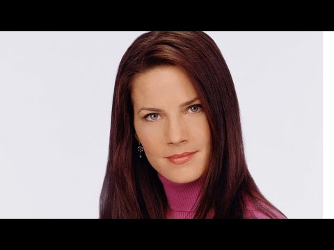 SEXY PHOTOS OF TERRY FARRELL