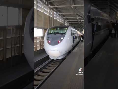 北陸新幹線試運転　W7系　福井駅発車　＋　北陸本線　681系　特急しらさぎ　福井駅到着