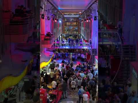 #shorts Royal Caribbean Voyager of the Seas - 80's Party - Bon Jovi "You Give Love a Bad Name"