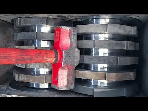 Hard Steel vs Crusher, Shredding Scrap metal