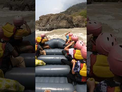 Rishikesh Rafting Accident #raftingrishikesh #river #rishikeshrafting #riverraftting #rafting #raft