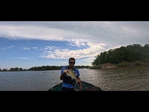 How To Find BIG Schools of Bass On Hot Windy Summer Days!!