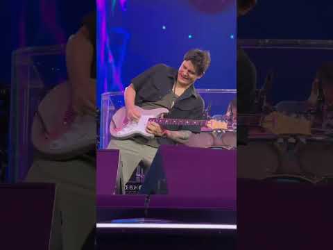 JOHN MAYER soloing on BEATLES SONG 'HEY JUDE'