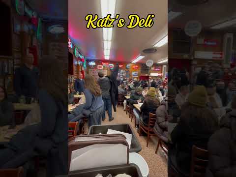 Katz's Deli is an iconic New York restaurant that attracts huge crowds and long waits | Horizons_視野