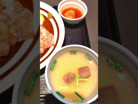 宮崎駅内【博多たんや】牛タンに麦とろろご飯に舌鼓