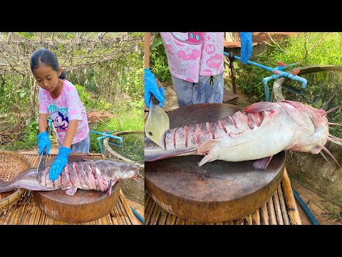 Delicious big catfish fish cooking by country girl - Cooking with Sreypich