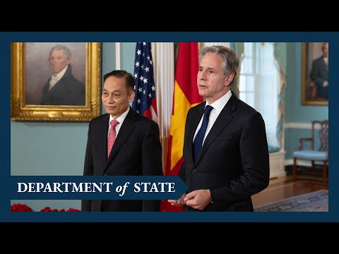 Secretary Blinken meets with Chairman Le Hoai Trung