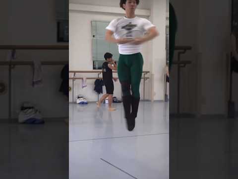 【class lesson💪】クリストフ:栁島 皇瑶/Koyo Yanagishima #ballet #dance #nbaバレエ団 #shorts