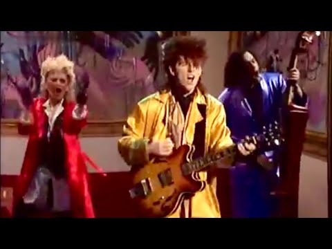 Thompson Twins - Lay Your Hands On Me - Live - Here’s To Future Days - UK - 1985