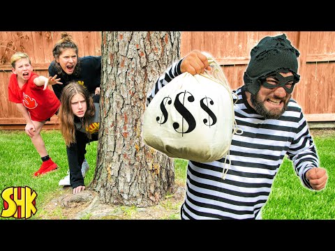 Superheroes Catch the Thief in Their House!