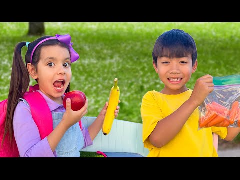 Ellie and Eric Eat Healthy Foods at School | Stories for Kids