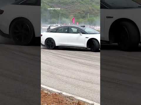 Huawei LUXEED S7 drift #chinacar #ev #automobile #huawei #shorts