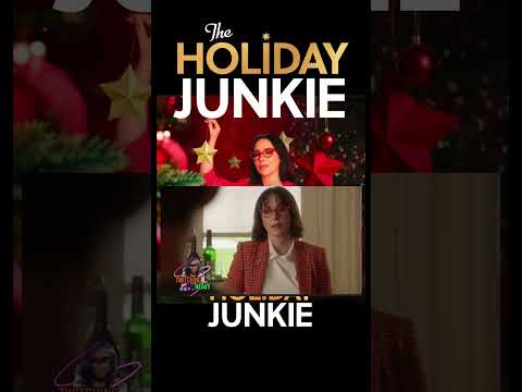 The Holiday Junkie | Jennifer Love Hewitt