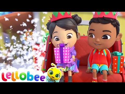 Christmas Helpers on the Farm! Presents, Snow, and Fun! 🎄🐴 | 🌻Lellobee City Farm - Kids Playhouse