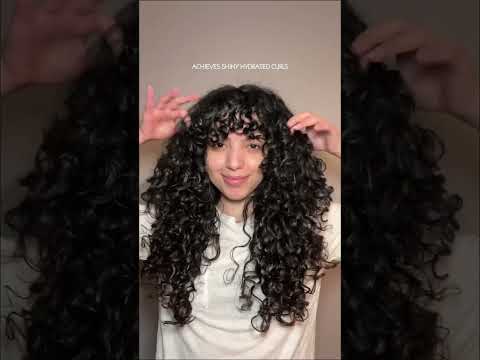 Styling my curls using Ouidad Advanced Climate Control gel ♥️