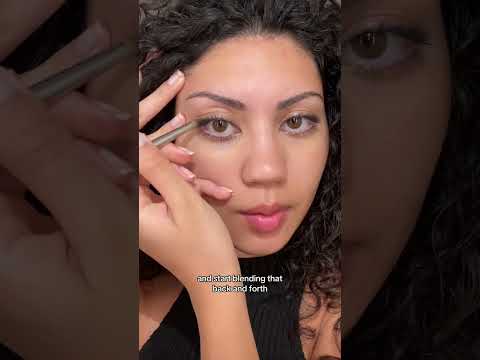 Eyeliner trick for beginners