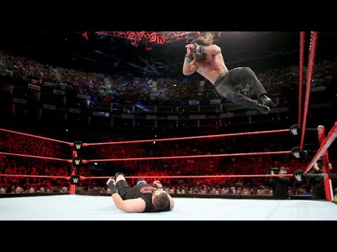 WWE: Diving Elbow Drop