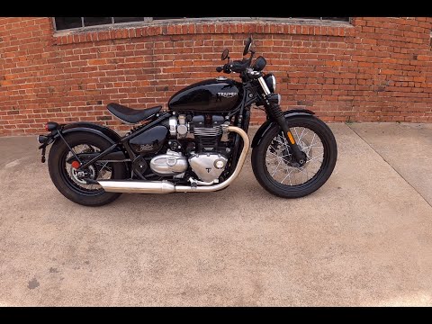 Ride and Review of Triumph Bonneville Bobber