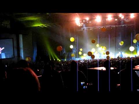 coldplay - Yellow (live Dallas 2009)