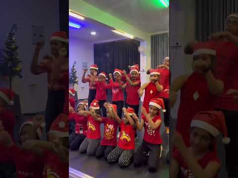 #merrychristmas #dance #trending #danceshorts #dancechallenge #dancecraze #viral #dancevideo