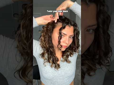 Try this easy low tension curly hairstyle! curlyhairroutine #curlyhairstyles #curlygirlfriendly