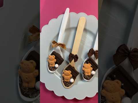 Let’s Fake Bake S’mores chocolate dipped spoons! #fakebake #smores #peepthisyall