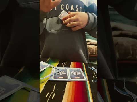 ￼Marvel cards unboxing a #avengers #mcu