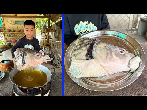 Delicious big fish head cooking with unique style - Chef Seyhak