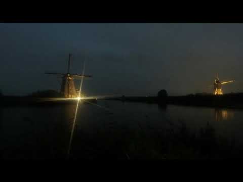 Timelapse kinderdijk at night