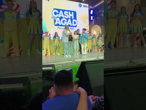 MC and Lassy entertaining Cebuanos during BDO Kabayan's Pamaskong Handog for OFW Families