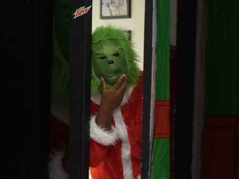 Grinch ruins the play #sports #blitzball #grinch #christmas #baseball #fail