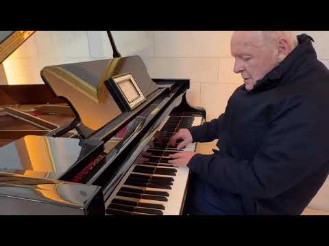 "Something about a piano in an empty lobby" ‖ Sir Anthony Hopkins plays the piano (2023.12.22)