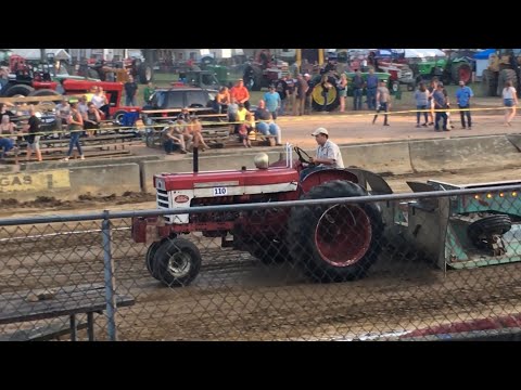 Roger Courson's Farmall 560 (Rob Brestensky) - Clarion County Fair (7/26/24)