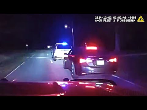 Illinois Deputies Save Pregnant Woman in Runaway Car