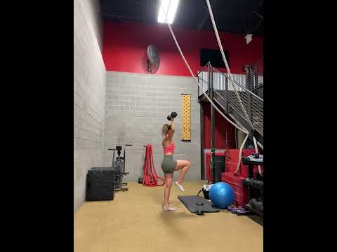 One arm Overhead Press with Single leg Balance