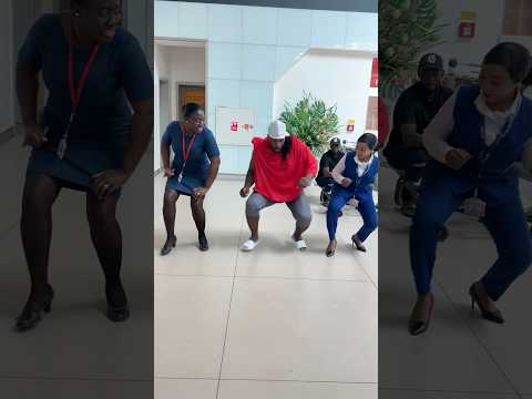 King Of Squats with Emirates Airways flight attendants at Kotoka International AirPort | Ghana 🇬🇭