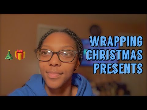 wrapping christmas presents || vlogmas day twenty-three