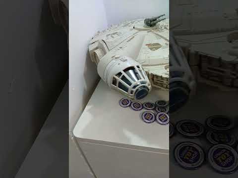 Star wars millennium falcon toy #starwars #millenniumfalcon #toy #space #shorts