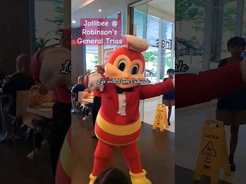 #jollibee #jollibeeAgain #jollibeebidaangsaya #familyday #weekend #sundayfunday