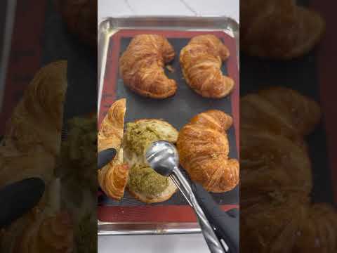 Dubai Bar Croissant