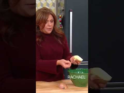 Rachael Ray's Onion Cutting Hack is so simple it will blow your mind 🤯🤯🤯! #shorts