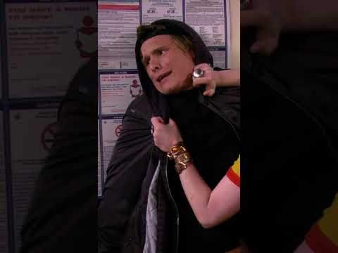 Max Has a Mean Bad Cop | #2BrokeGirls #Shorts